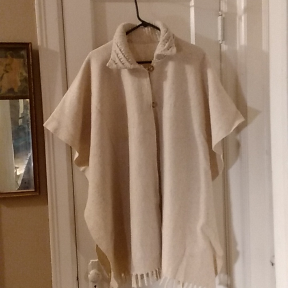 Ladies wool cape w/ knit collar